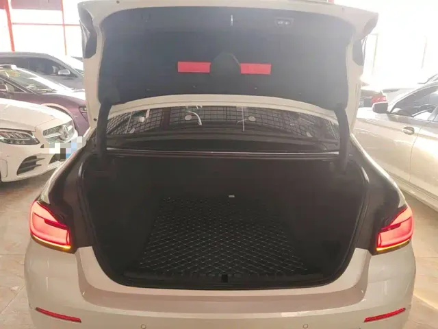 BMW 5 Series — Фото автомобиля 14