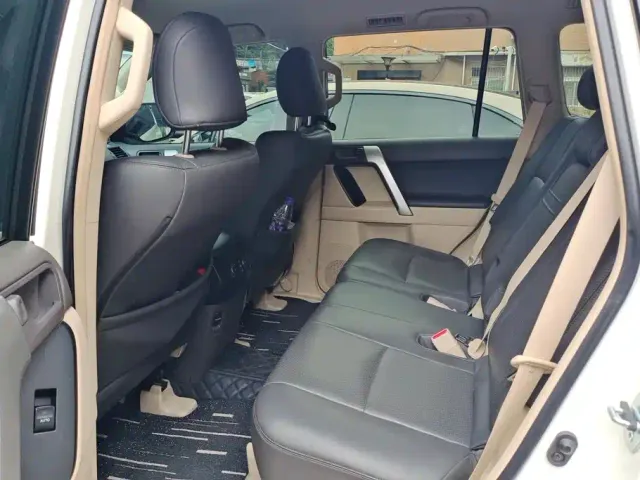 Toyota RAV4 — Фото автомобиля 11