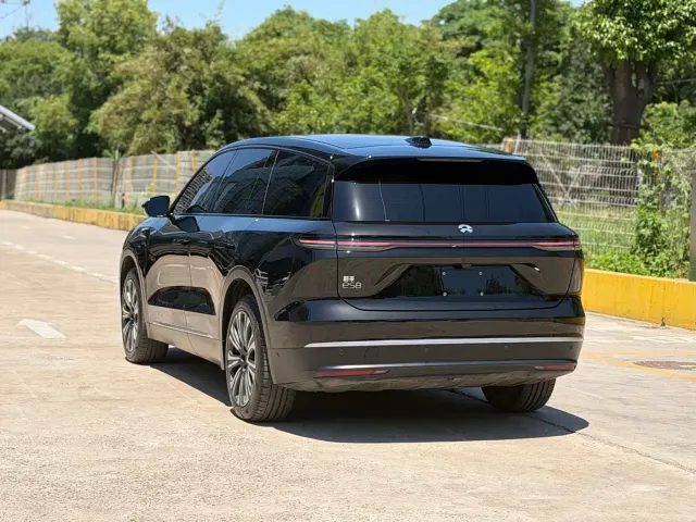 Nio ES8 — Фото автомобиля 10