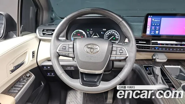 Toyota Sienna — Фото автомобиля 13