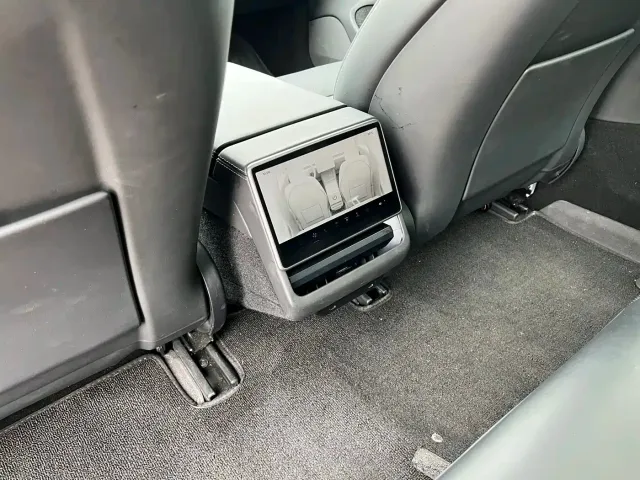 Tesla Model 3 2025 Model Rear-Wheel Drive Edition — Фото автомобиля 9