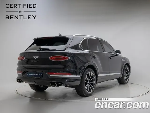 Bentley Bentayga — Фото автомобиля 3