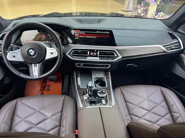 BMW X5 — Фото автомобиля 10