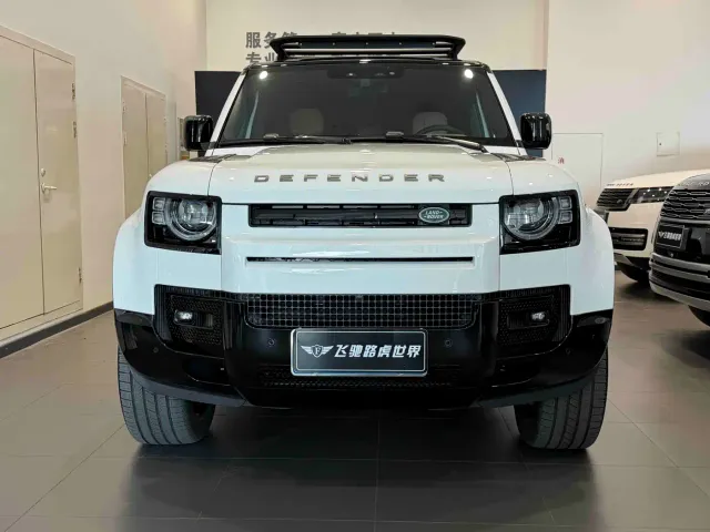 Land Rover Defender — Фото автомобиля 2