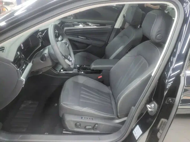 Volkswagen Passat — Фото автомобиля 14