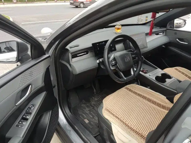 BYD Qin PLUS — Фото автомобиля 15