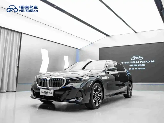 BMW 5 Series — Фото автомобиля 3