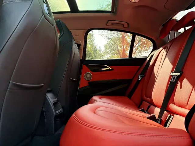 BMW 1 Series — Фото автомобиля 11