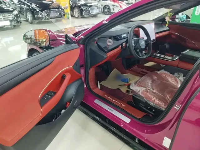 Xiaomi SU7 — Фото автомобиля 15