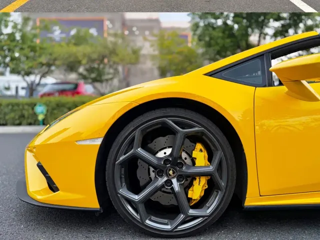 Lamborghini Huracan — Фото автомобиля 5