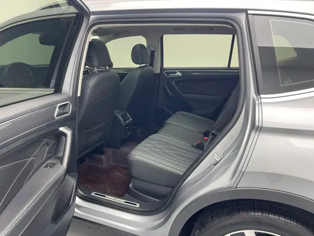 Volkswagen Tiguan L — Фото автомобиля 21