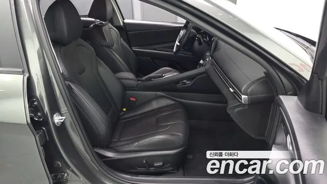 Hyundai AVANTE Avante (CN7) 1.6 LPi (для маломобильных пассажиров) — Фото автомобиля 12