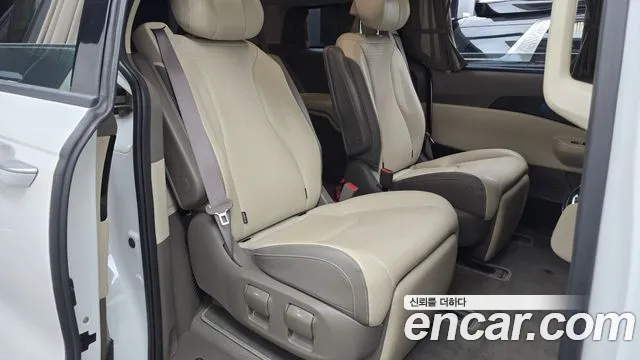 Kia Carnival 4th Gen — Фото автомобиля 17