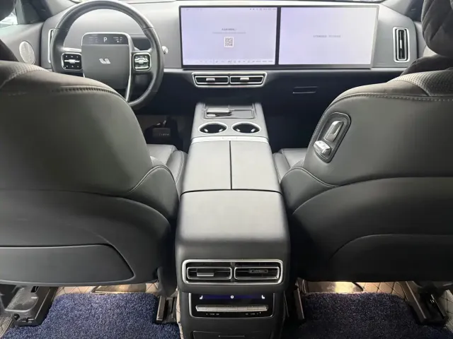 Li Auto L7 — Фото автомобиля 14