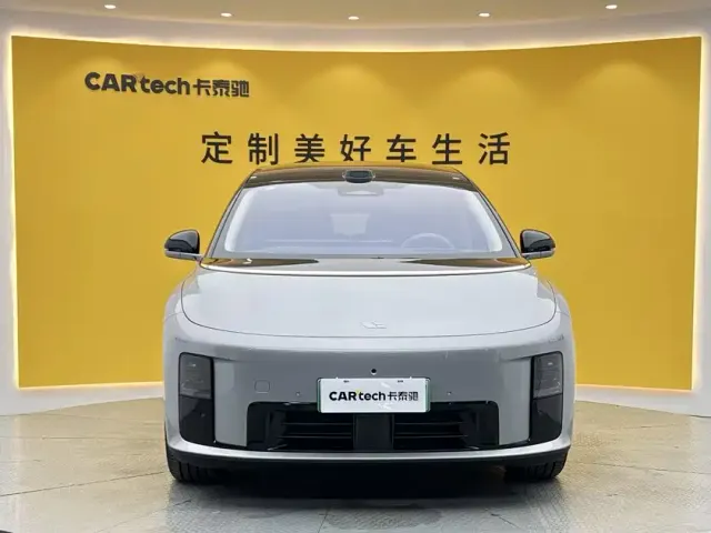 Li Auto i8 — Фото автомобиля 3