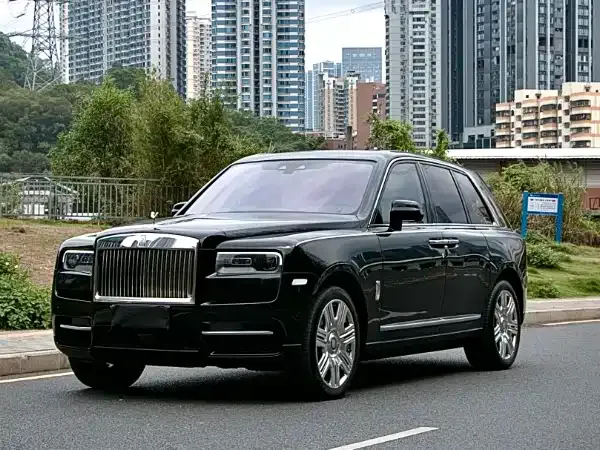 Rolls-Royce Cullinan — Фото автомобиля 2