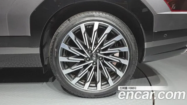 Hyundai Santafe Santa Fe (MX5) Бензин 2.5T 4WD — Фото автомобиля 16