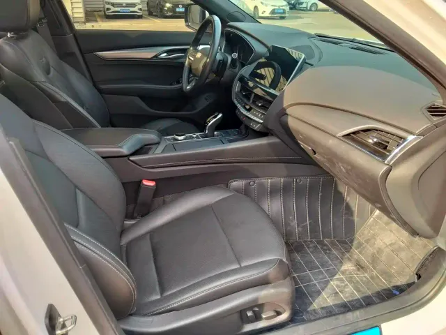 Cadillac CT5 — Фото автомобиля 10