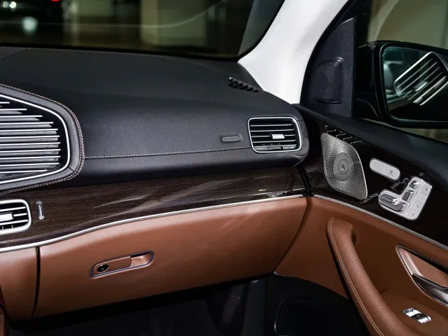 Mercedes-Benz GLE-Class — Фото автомобиля 14