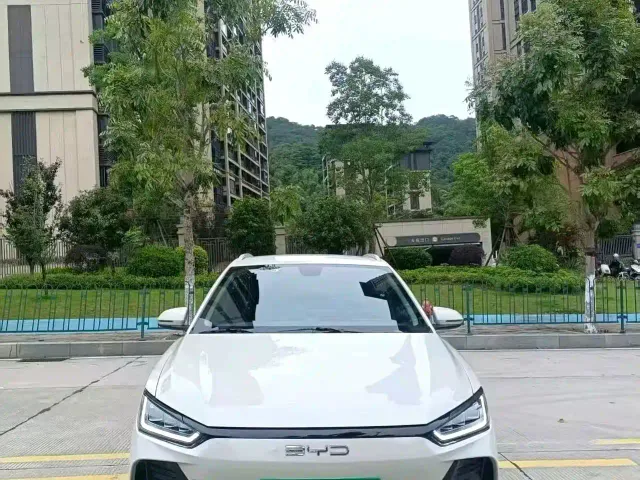 BYD e2 — Фото автомобиля 2