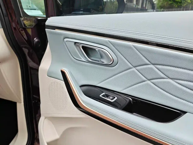 Maxus G90 — Фото автомобиля 22