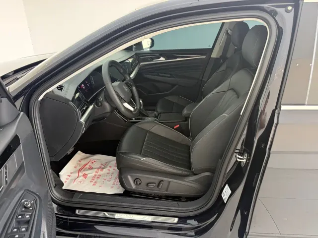 Volkswagen Passat — Фото автомобиля 13