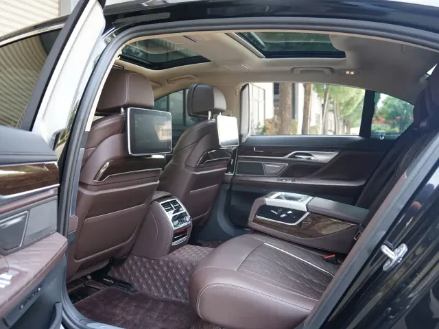 BMW 7 Series — Фото автомобиля 20