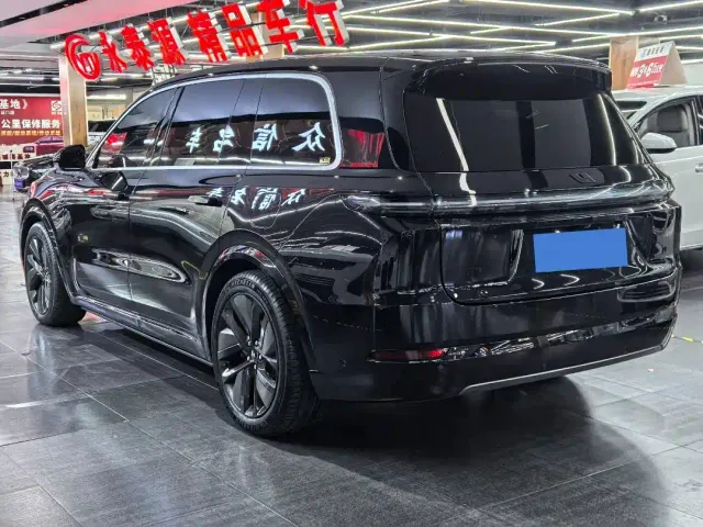 Li Auto L9 — Фото автомобиля 6