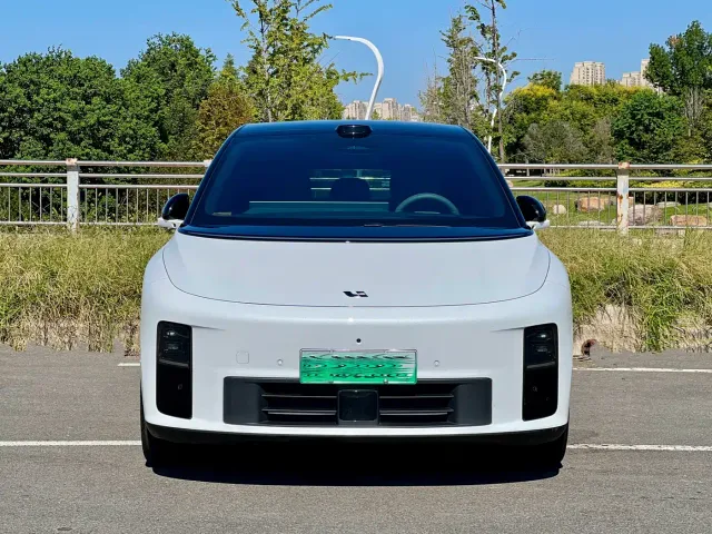 Li Auto i6 — Фото автомобиля 2