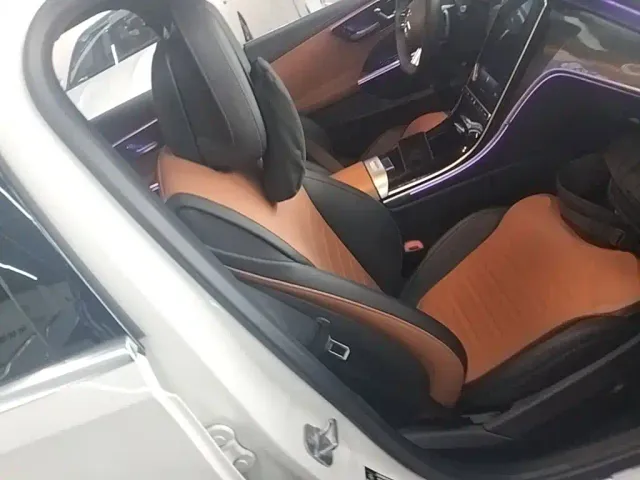Mercedes-Benz C-Class — Фото автомобиля 24