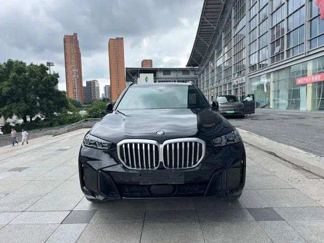 BMW X5 — Фото автомобиля 2