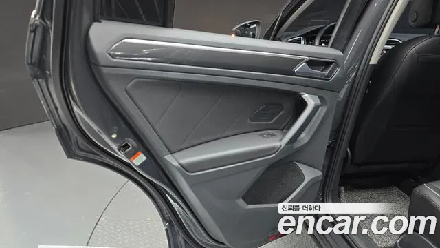 Volkswagen Tiguan Tiguan 2 поколение 2.0 TDI Prestige — Фото автомобиля 25