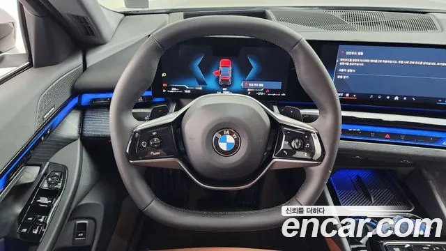BMW 5 Series G60 — Фото автомобиля 14