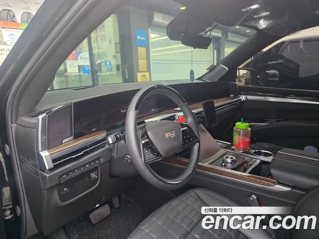 Cadillac Escalade — Фото автомобиля 8
