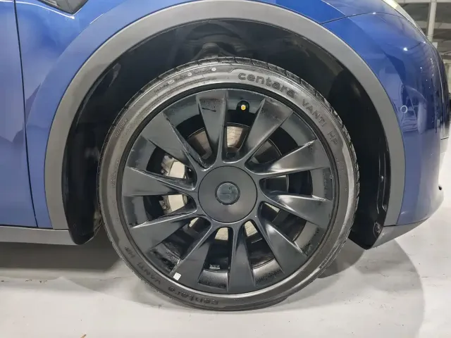 Tesla Model Y 2022 Facelift Rear-Wheel Drive Version — Фото автомобиля 15