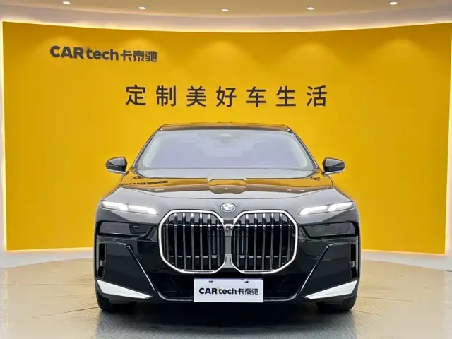 BMW 7 Series — Фото автомобиля 3