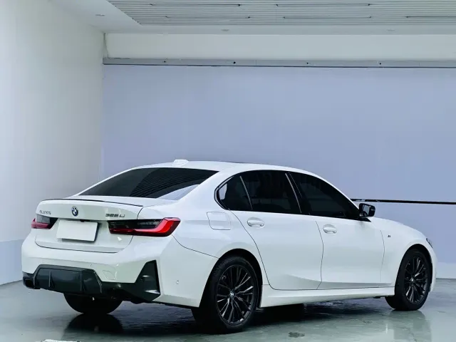BMW BMW 3 Series 2024 325Li M Sport Shadowline Package — Фото автомобиля 6