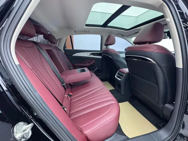 Hongqi H5 — Фото автомобиля 11