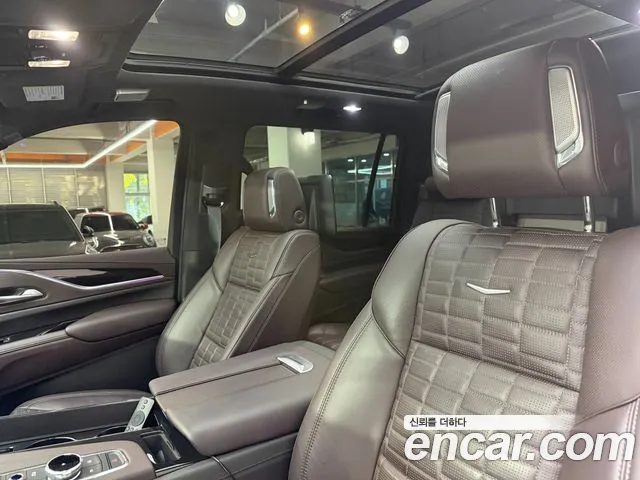 Cadillac Escalade — Фото автомобиля 8