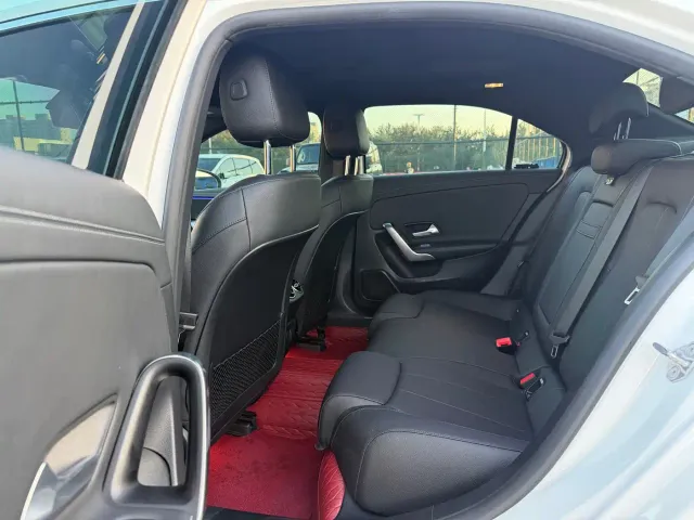 Mercedes-Benz A-Class — Фото автомобиля 11