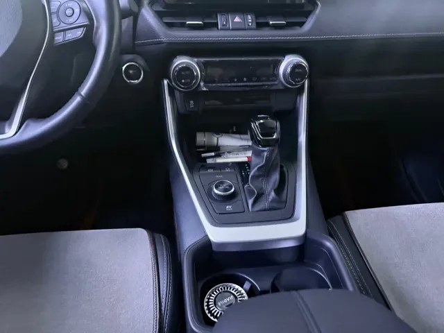 Toyota Wildlander — Фото автомобиля 11