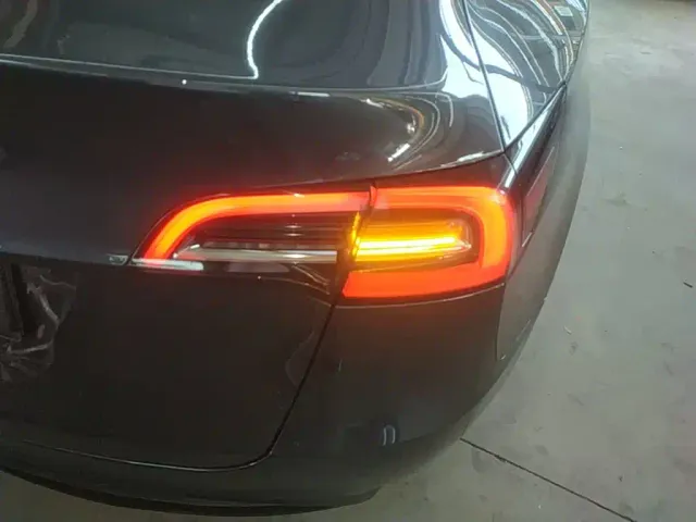 Tesla Model Y — Фото автомобиля 7