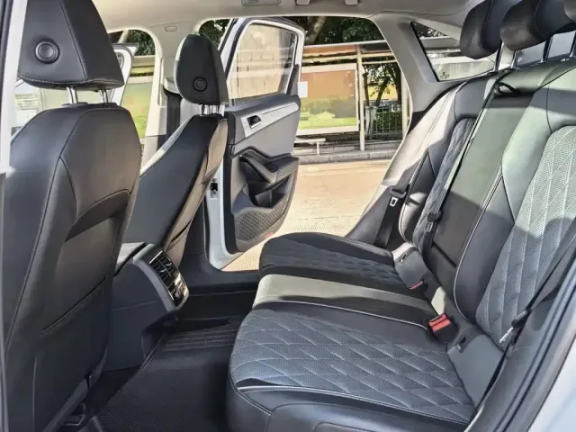 Volkswagen Sagitar — Фото автомобиля 9