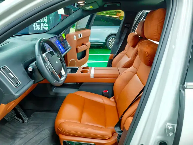 Li Auto L7 — Фото автомобиля 16