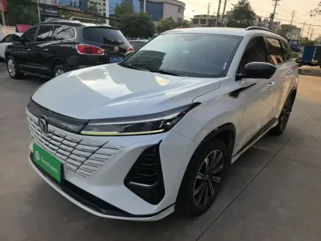 Фотография автомобиля — Changan CS75 Plus