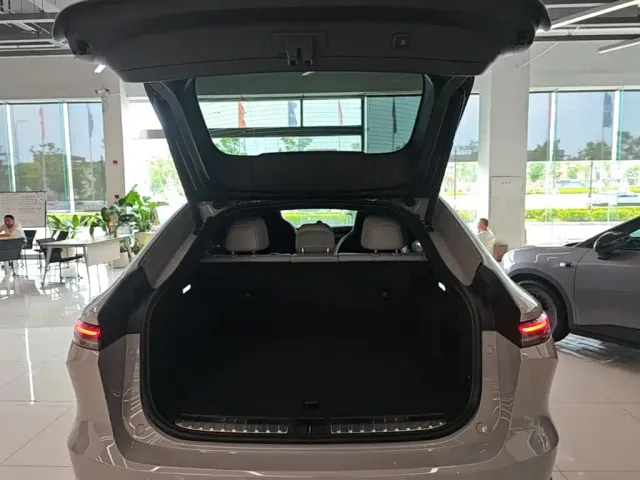 Nio EC7 — Фото автомобиля 18