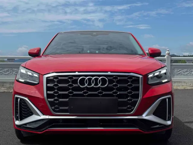 Audi Q2L — Фото автомобиля 2