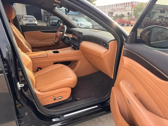 Dongfeng Aeolus Dongfeng Aeolus L8 2025 Plug-in Hybrid — Фото автомобиля 16