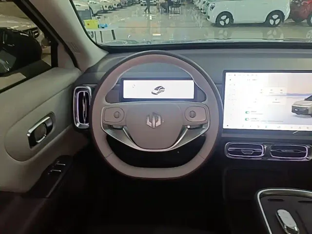 Leapmotor B10 — Фото автомобиля 10