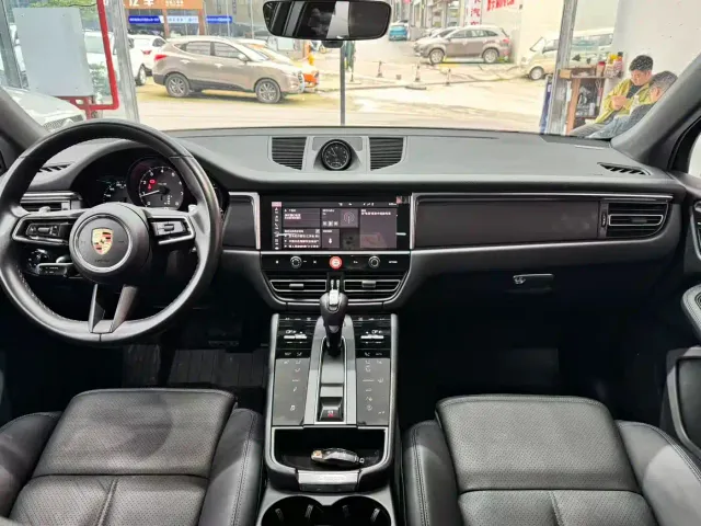 Porsche Macan — Фото автомобиля 9